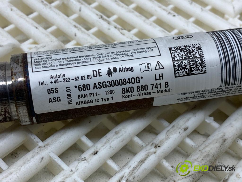 AUDI A4 B8 sedan 2008 105 kW 2.0 TDI 1968 Stropný ľavy 8K0880741B