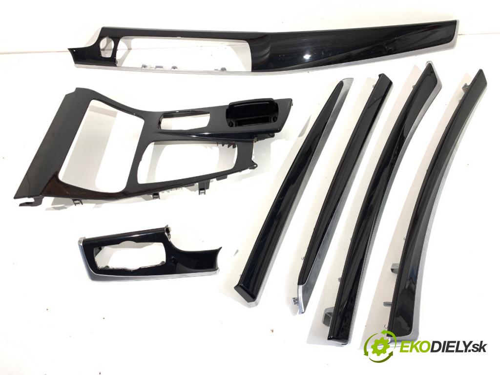 BMW F11 Kombi 2011 135 kW 520 d 1995 lišty kryt 9166649 (Lišta)