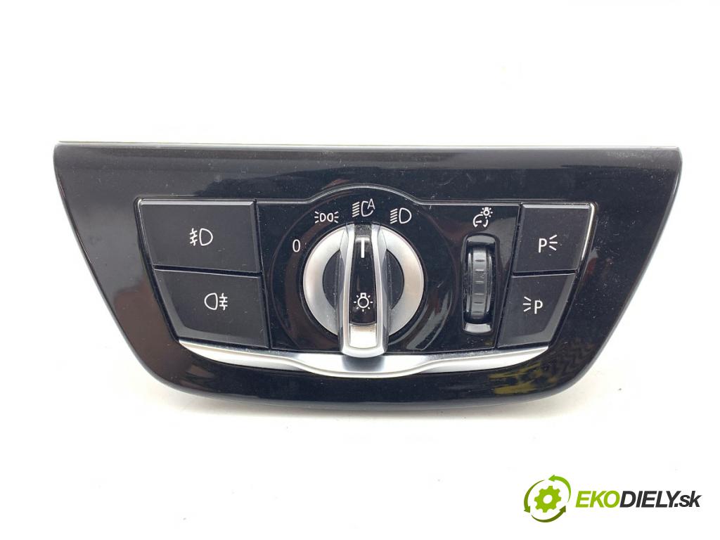BMW G30 sedan 2018 140 kW 520 d Mild-Hybrid 1995 spínač světel 9493734