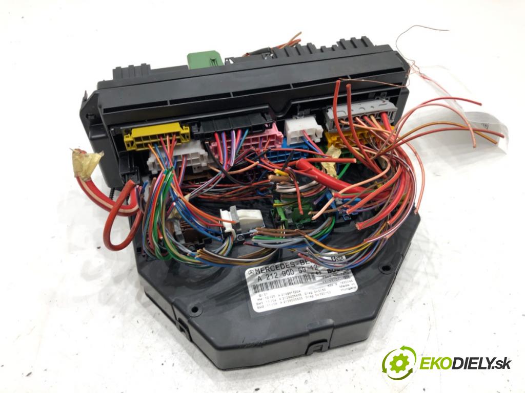 MERCEDES-BENZ S204 Kombi 2011 125 kW C 220 CDI (204.202) 2143 Skrinka poistková Modul SAM A2129005912