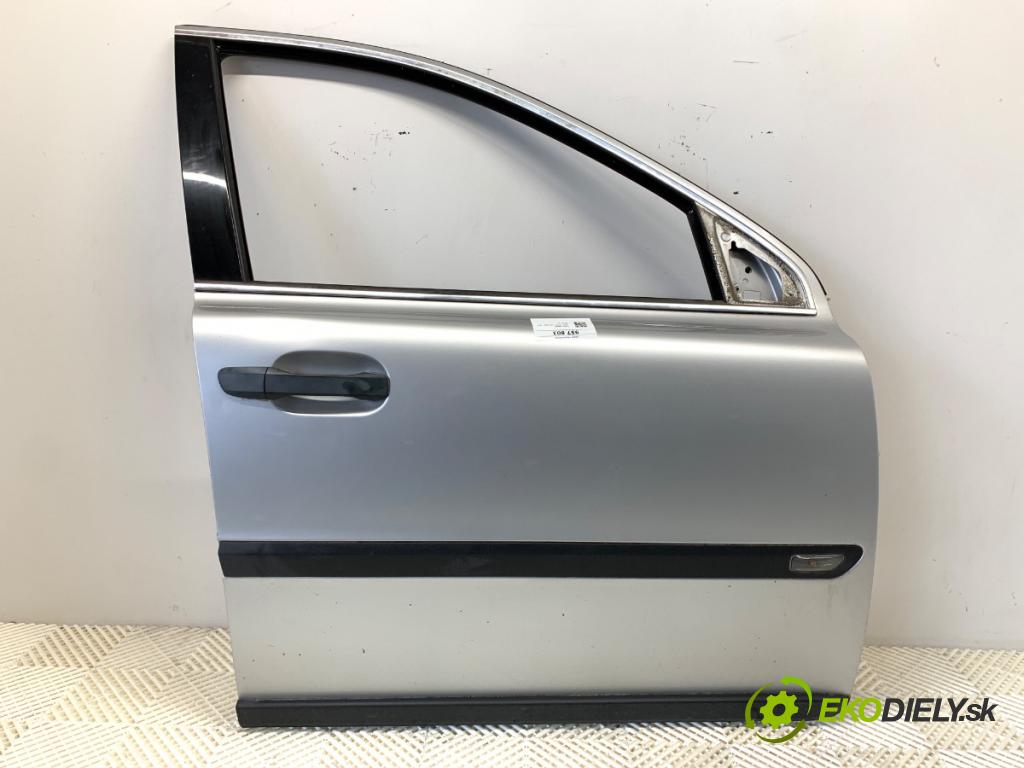 VOLVO XC90 I SUV 2003 154 kW 2.5 T AWD 2521 dveře pravý přední část 
