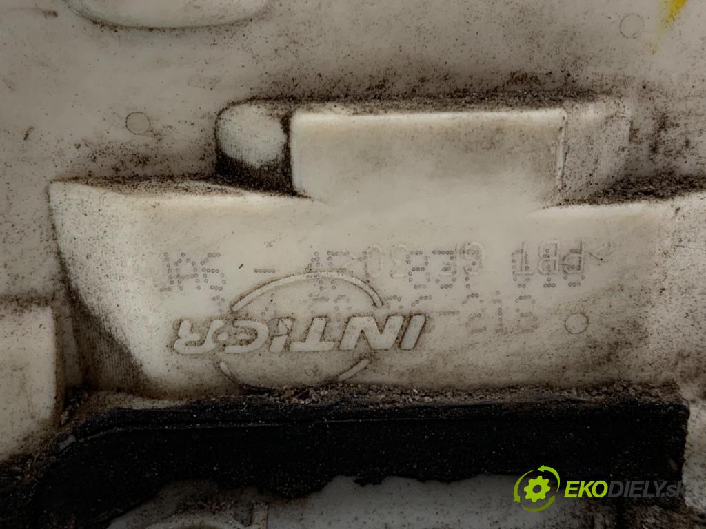 AUDI A8 D3 sedan 2007 331 kW S8 quattro 5204 zámok Dvere pravy predný 4F1837016
