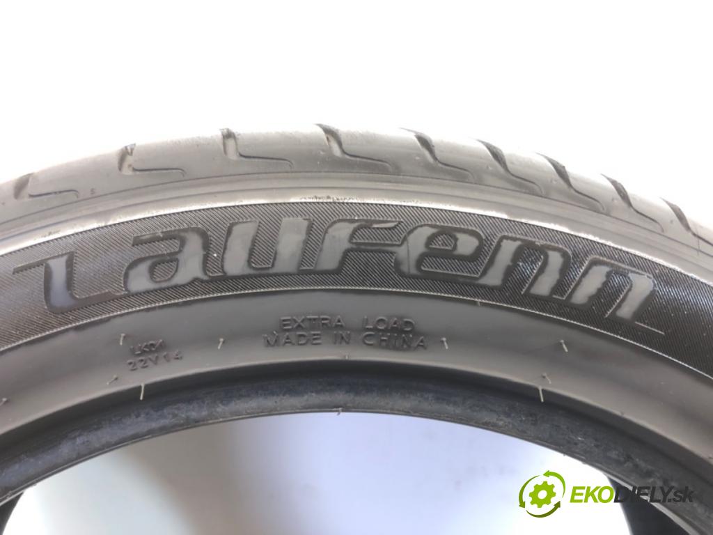 --- ---      PNEUMATIKA: 2X 215/50 R17 LAUFENN: