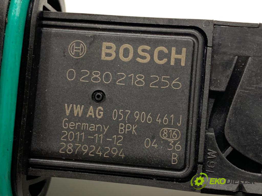 AUDI A8 D4 sedan 2012 368 kW 6.3 W12 quattro 6299 váha vzduchu 0280218256 (Snímač hmotnosti vzduchu)