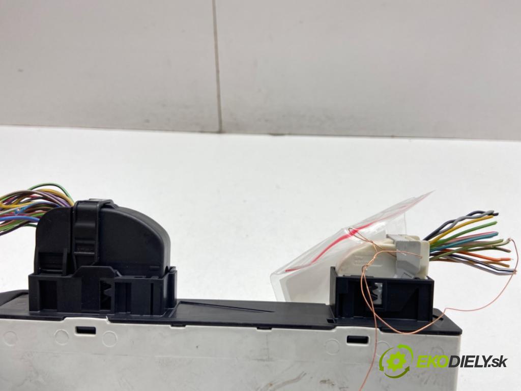 BMW F11 Kombi 2011 135 kW 520 d 1995 modul CAS 9241973
