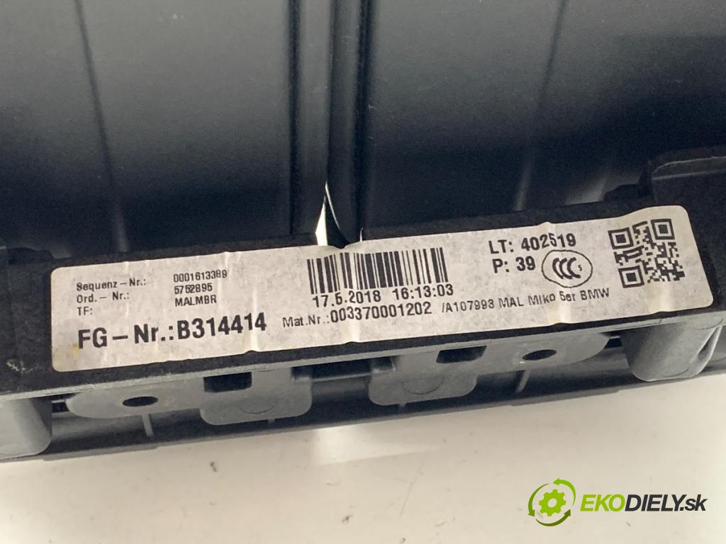 BMW G30 sedan 2018 140 kW 520 d Mild-Hybrid 1995 Lakťová opierka 9918019649 (Lakťová opierka)