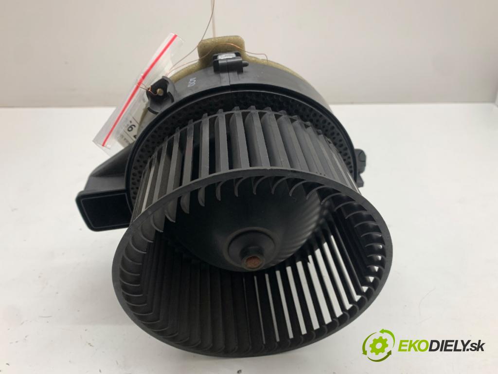 BMW G30 sedan 2018 140 kW 520 d Mild-Hybrid 1995 ventilátor kúrenia 0130309508