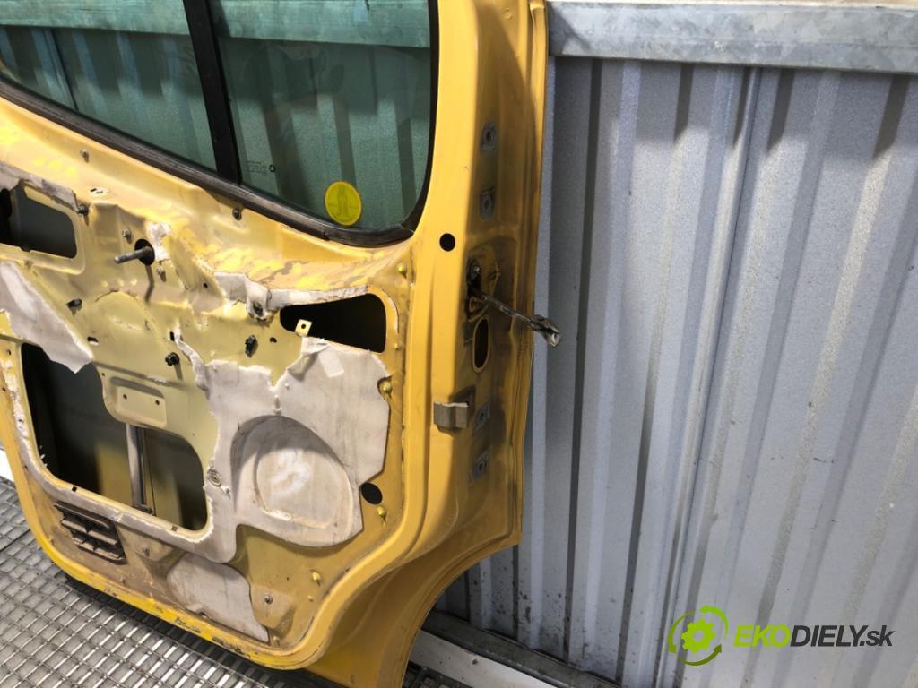 RENAULT TRAFIC II Autobus 2004 60 kW 1.9 dCI 80 (JL0B) 1870 dveře levý přední část