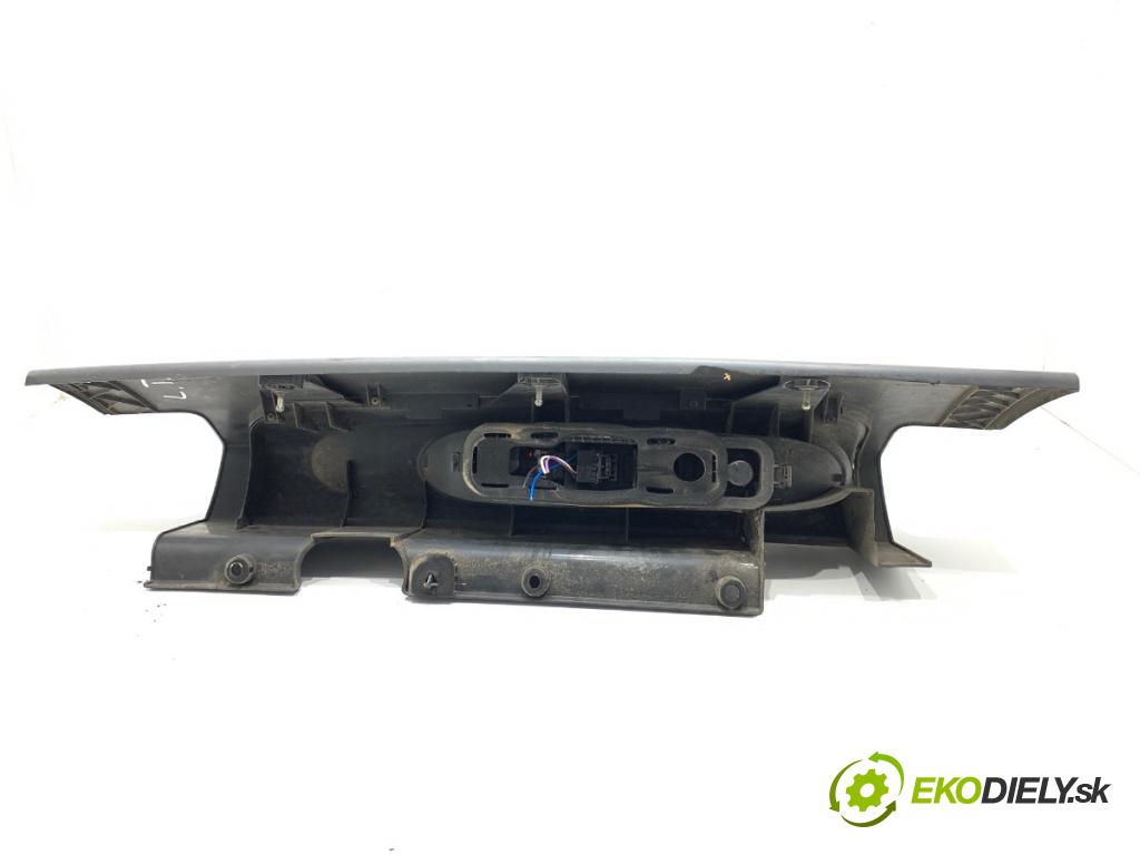RENAULT TRAFIC II Autobus 2004 60 kW 1.9 dCI 80 (JL0B) 1870 Svetlo ľavy zad 8200279062