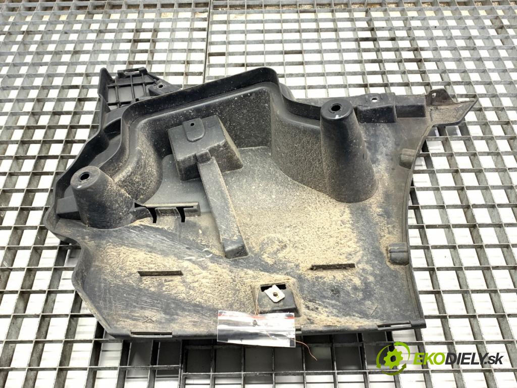 BMW F11 Kombi 2011 135 kW 520 d 1995 úchyt nárazníka levý zadní část 7207111