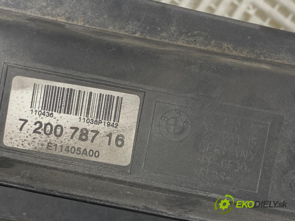 BMW F11 Kombi 2011 135 kW 520 d 1995 volant vzduchu 227931-15