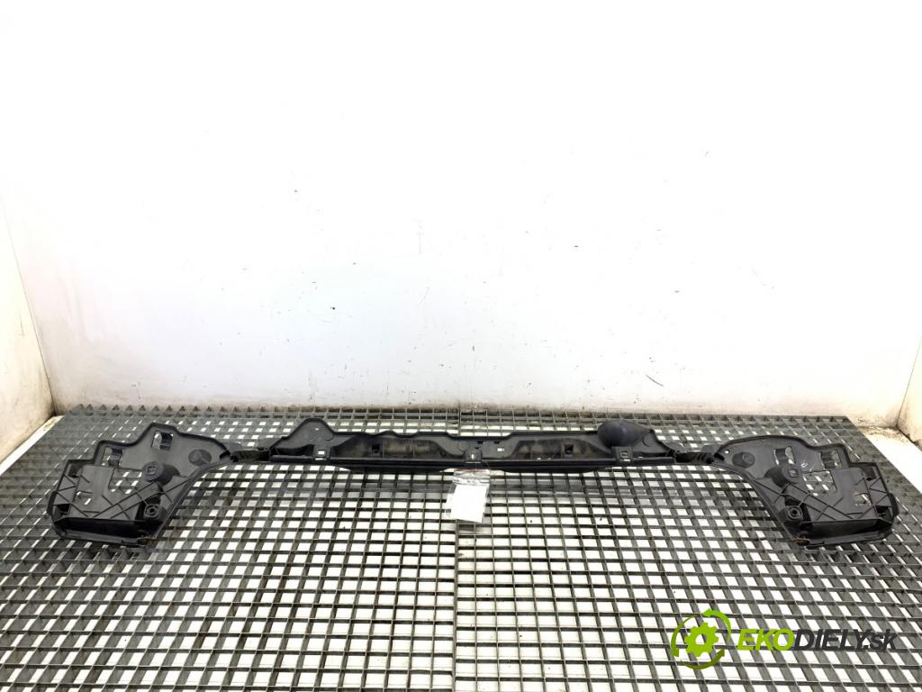 BMW F11 Kombi 2011 135 kW 520 d 1995 úchyt nárazníka zadní část středový 7207109