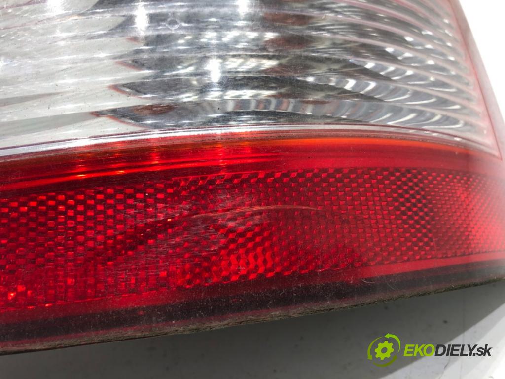 KIA SORENTO I SUV 2003 143 kW 3.5 V6 4WD 3497 světlo pravý zadní část