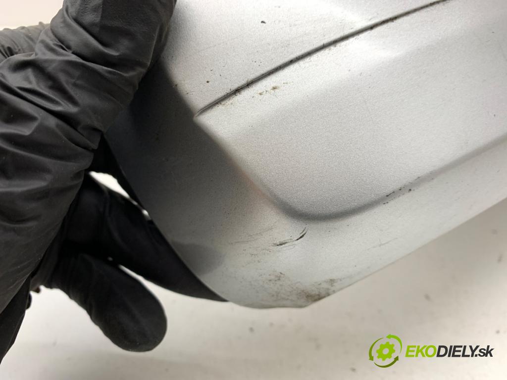KIA SORENTO I SUV 2003 143 kW 3.5 V6 4WD 3497 zpětné zrcátko pravý