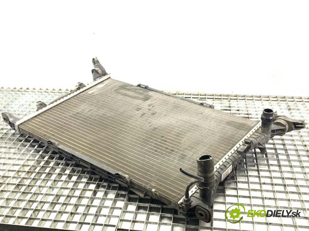 AUDI A4 B8 sedan 2008 105 kW 2.0 TDI 1968 Chladič vody 8K0121251R (Chladič vody)