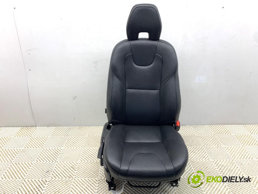 VOLVO V40 liftback 2014 84 kW D2 1560 sedadlo pravý přední část 