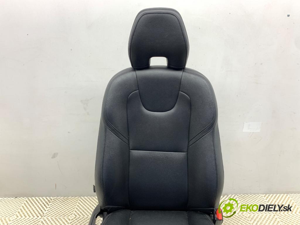 VOLVO V40 liftback 2014 84 kW D2 1560 sedadlo pravý přední část