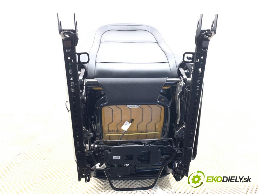 VOLVO V40 liftback 2014 84 kW D2 1560 sedadlo pravý přední část
