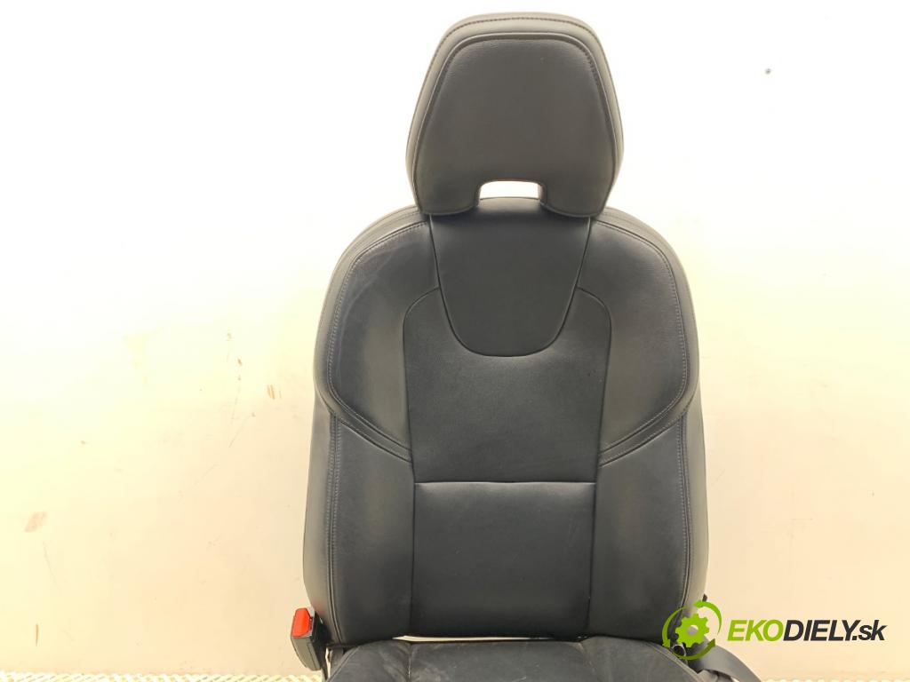 VOLVO V40 liftback 2014 84 kW D2 1560 sedadlo levý přední část