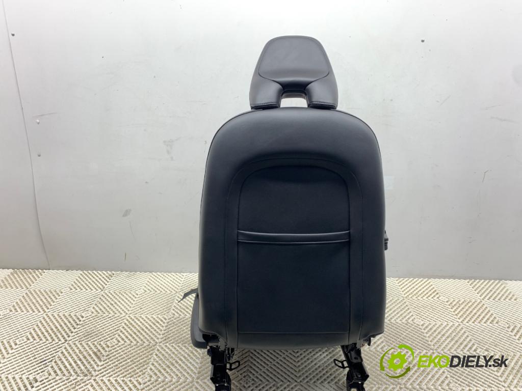 VOLVO V40 liftback 2014 84 kW D2 1560 sedadlo levý přední část