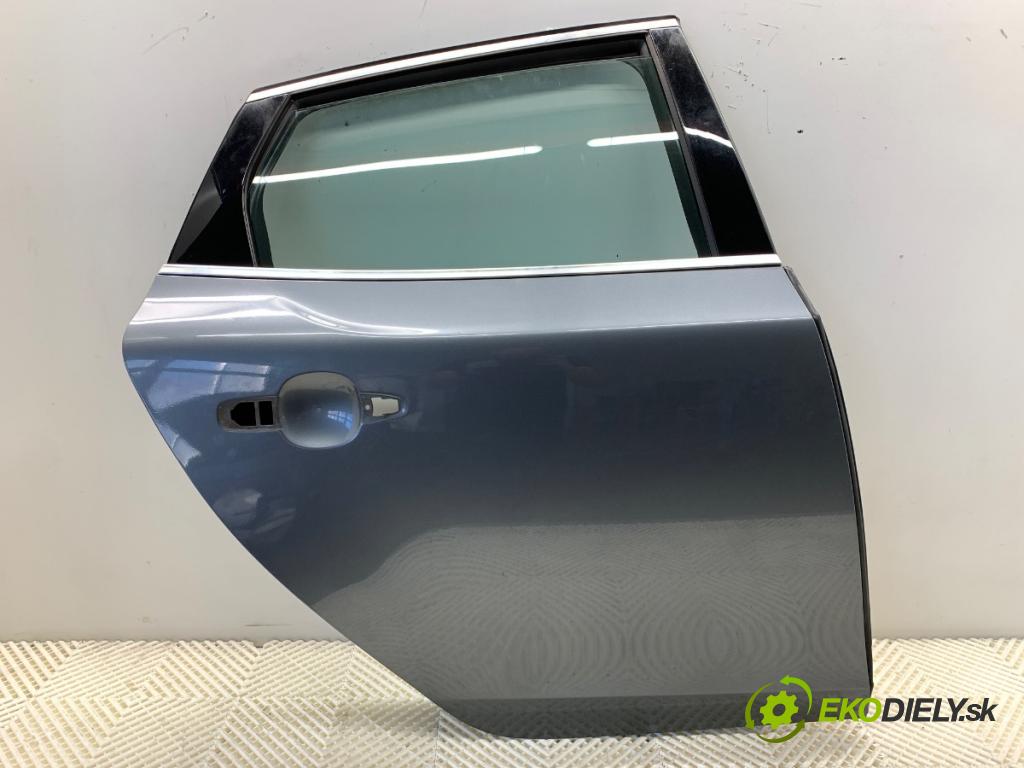 VOLVO V40 liftback 2014 84 kW D2 1560 dveře pravý zadní část 714-16 