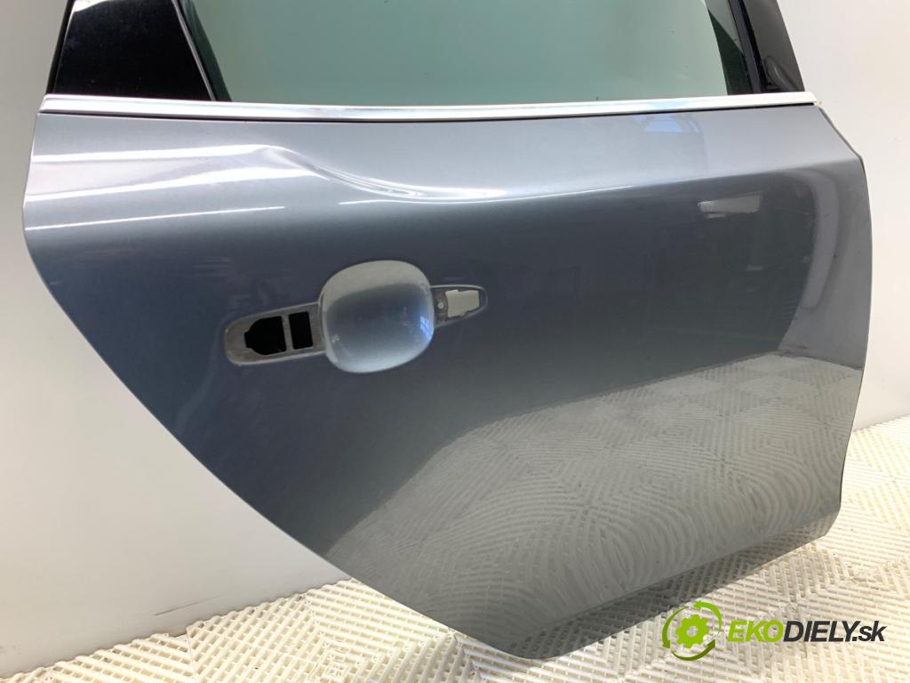 VOLVO V40 liftback 2014 84 kW D2 1560 dveře pravý zadní část 714-16