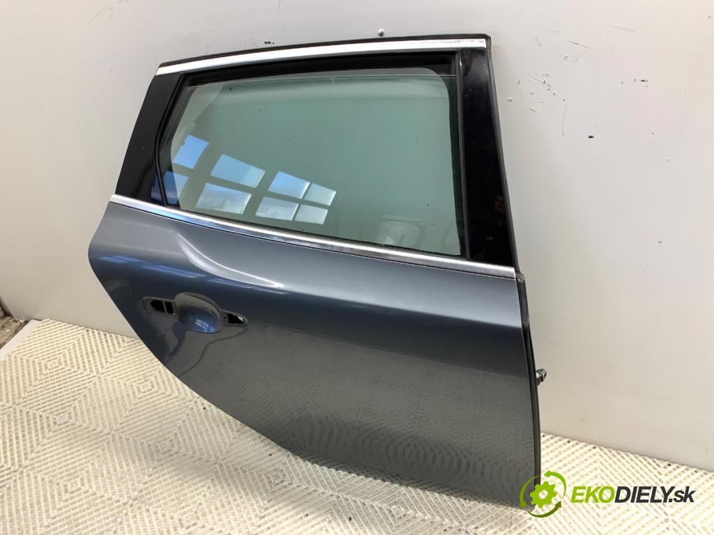 VOLVO V40 liftback 2014 84 kW D2 1560 dveře pravý zadní část 714-16