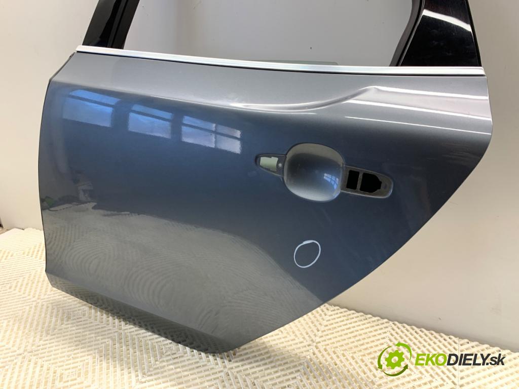 VOLVO V40 liftback 2014 84 kW D2 1560 dveře levý zadní část 714-16