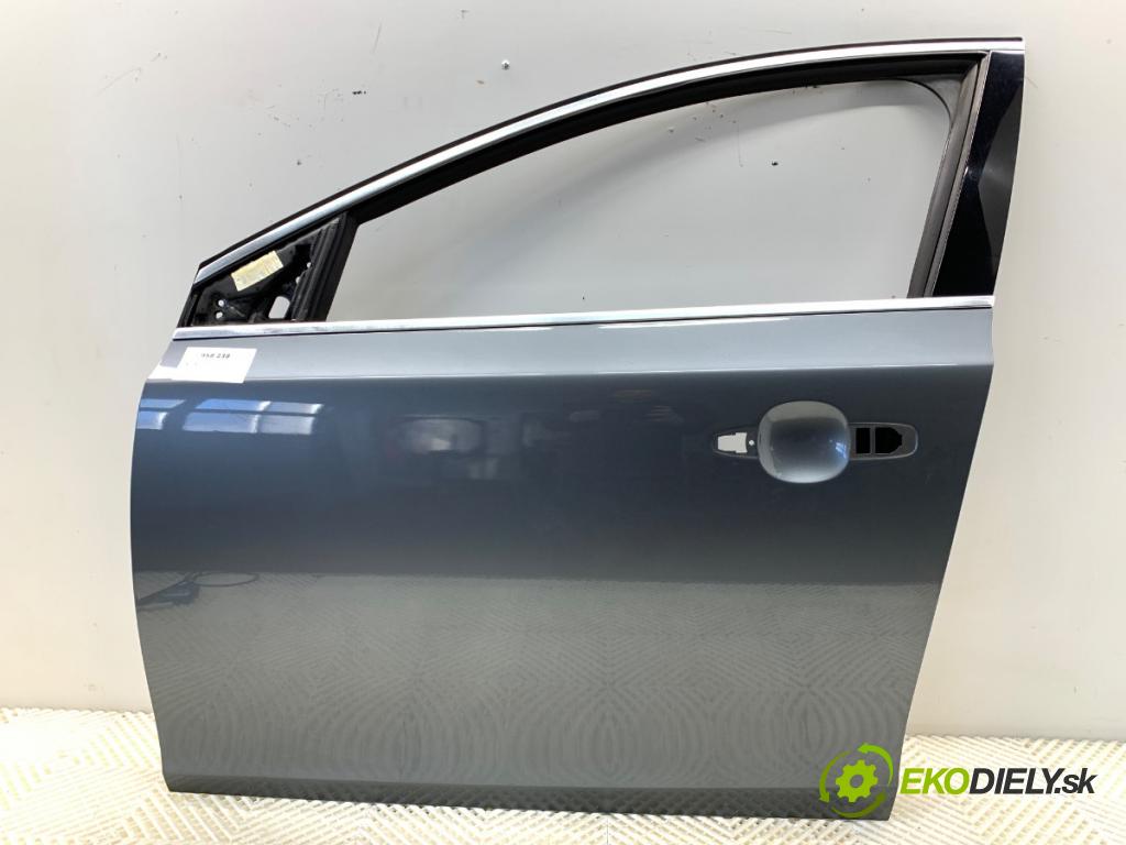 VOLVO V40 liftback 2014 84 kW D2 1560 dveře levý přední část 714-16 