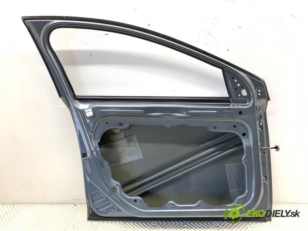 VOLVO V40 liftback 2014 84 kW D2 1560 Dvere ľavy predný 714-16
