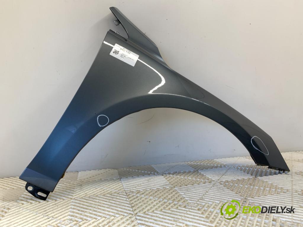 VOLVO V40 liftback 2014 84 kW D2 1560 blatník pravý přední část 714-16
