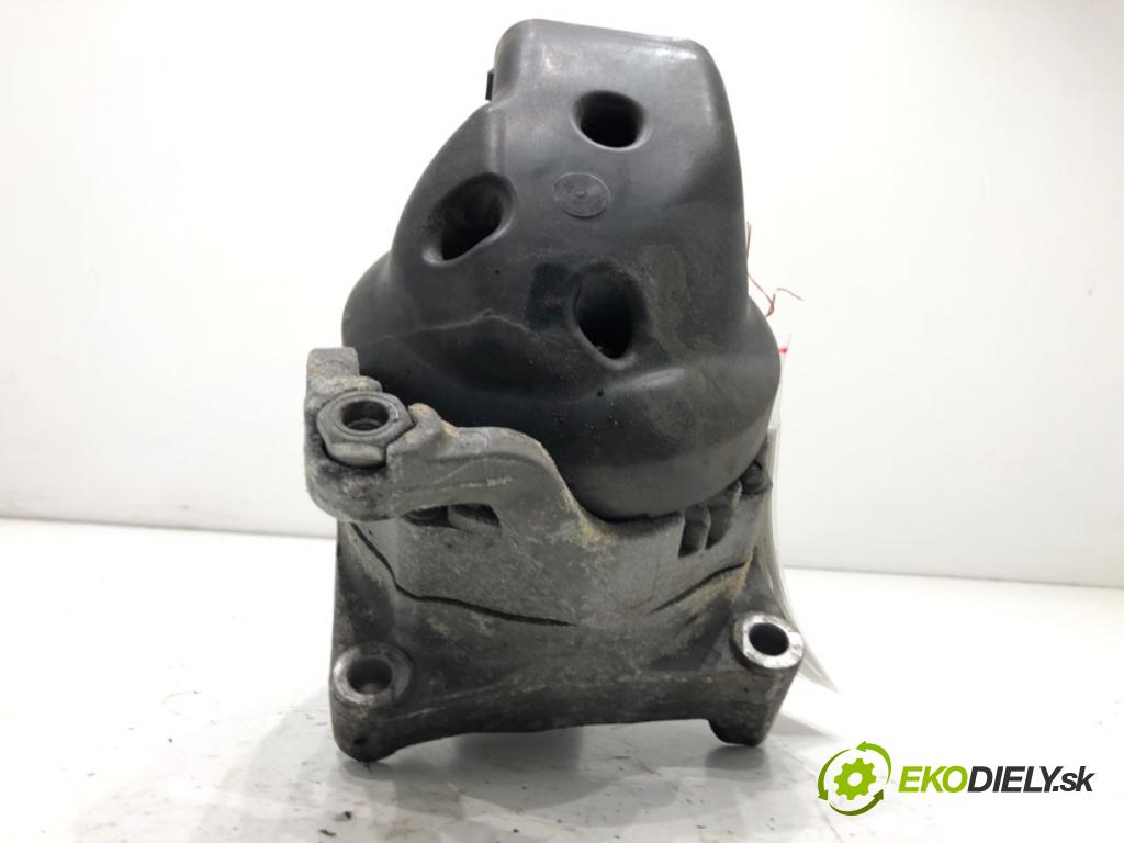BMW F20 liftback 2011 100 kW 116 i 1598 Alternátor 7605060 (Alternátor)