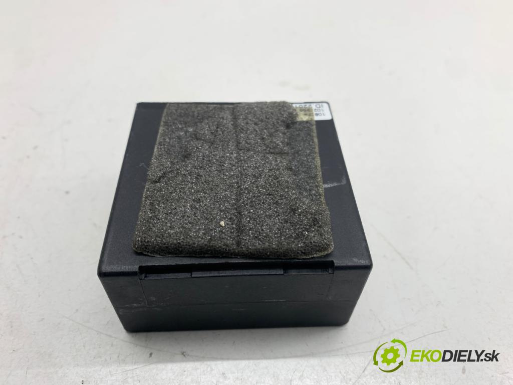 VOLVO V40 liftback 2014 84 kW D2 1560 Modul ťažného oka 5F008 (Riadiaca jednotka ostatné)