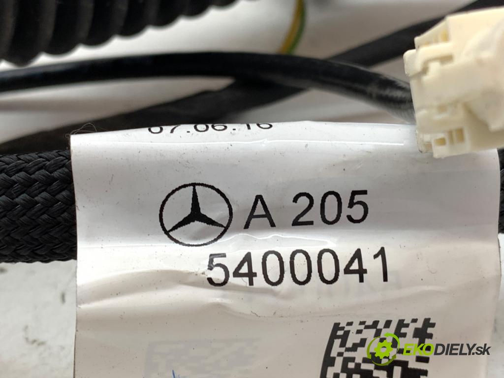 MERCEDES-BENZ GLC Coupe SUV 2017 270 kW AMG 43 4-matic (253.364) 2996 Káblovačka Dvere predný pravy A2055400041