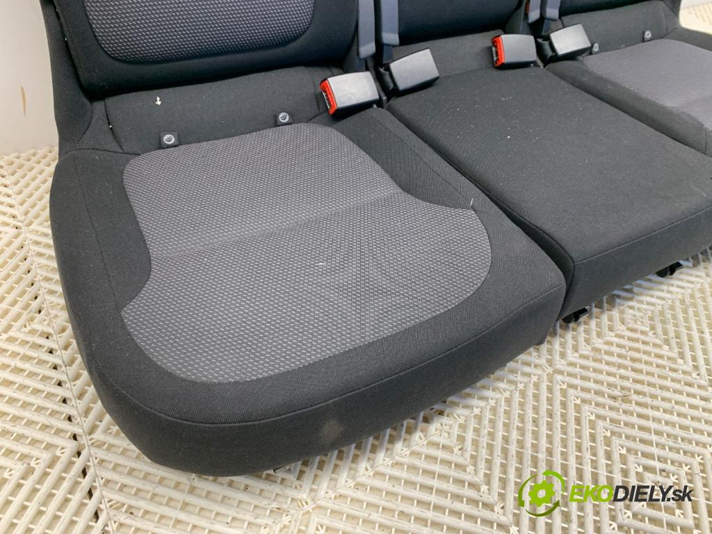 SKODA YETI SUV 2011 77 kW 1.2 TSI 1197 sedadlo druhý VLÁDA: