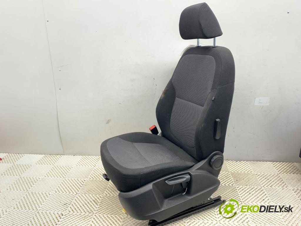 SKODA YETI SUV 2011 77 kW 1.2 TSI 1197 sedadlo levý přední část