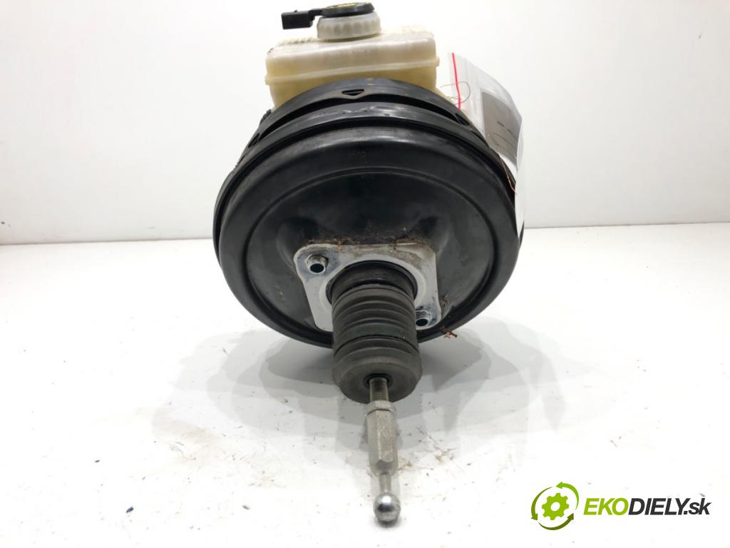 AUDI A4 B8 sedan 2008 105 kW 2.0 TDI 1968 Posilovač bŕzd 8K0612103D