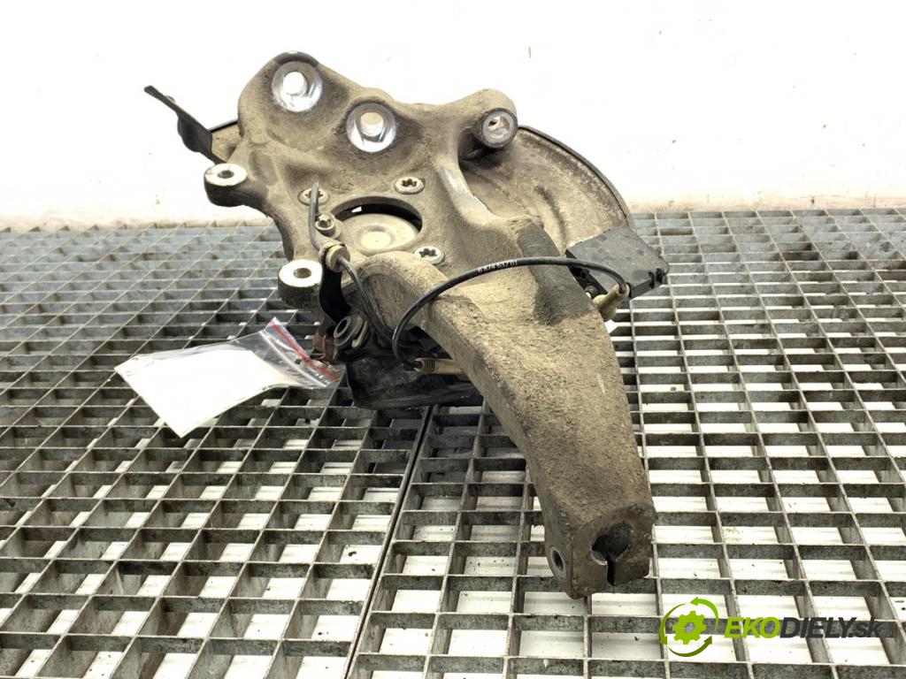 BMW G30 sedan 2018 140 kW 520 d Mild-Hybrid 1995 náboj pravý přední část
