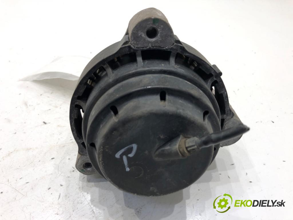 BMW G30 sedan 2018 140 kW 520 d Mild-Hybrid 1995 AirBag Motor pravy 6883514