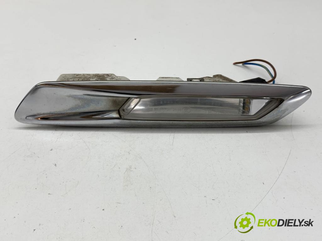BMW F11 Kombi 2011 135 kW 520 d 1995 směrovka pravý přední část 7154168 (Klika dveří ostatní)