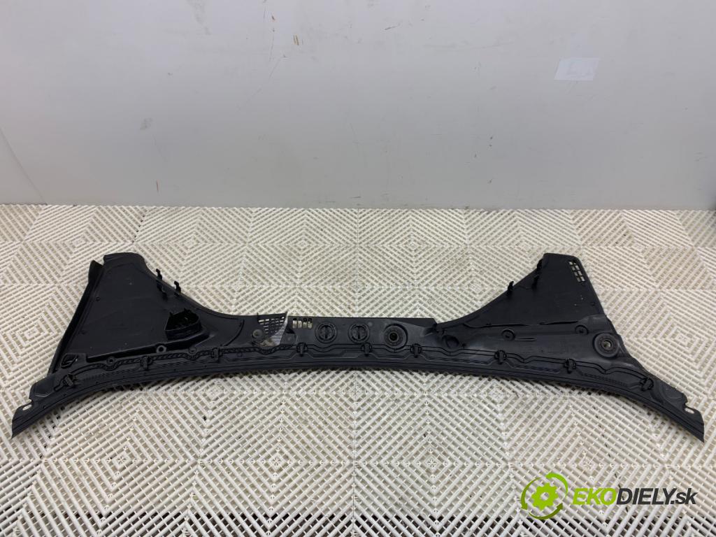 BMW F11 Kombi 2011 135 kW 520 d 1995 Torpédo, plast pod čelné okno 7203124 (Torpédo (plast pod čelným sklom))