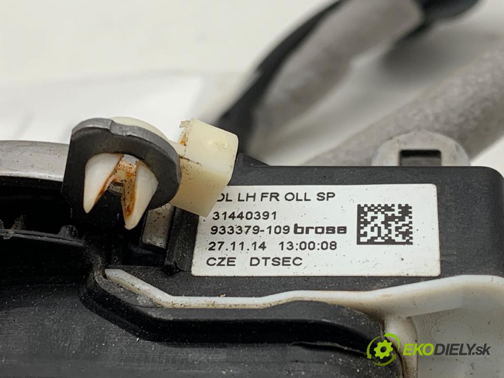 VOLVO V40 liftback 2014 84 kW D2 1560 zámok Dvere pravy predný 31440391