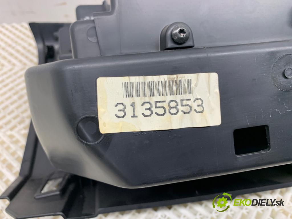 VOLVO V40 liftback 2014 84 kW D2 1560 Priehradka, kastlík spolujazdca 8632803 (Priehradka (kastlík))