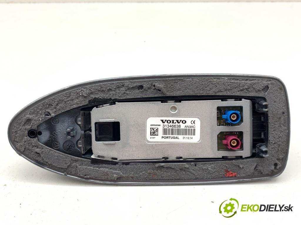 VOLVO V40 liftback 2014 84 kW D2 1560 ANTENA 31346638