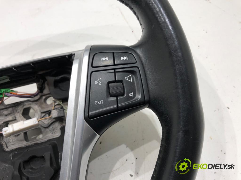 VOLVO V40 liftback 2014 84 kW D2 1560 volant P31250592 (Volant)