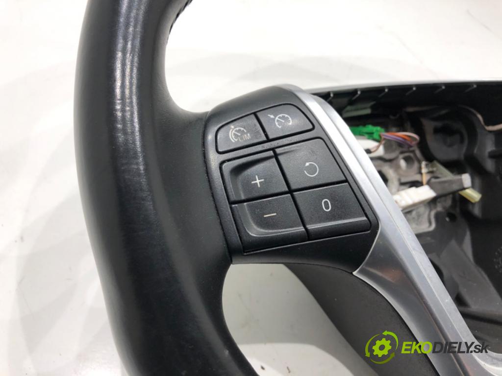 VOLVO V40 liftback 2014 84 kW D2 1560 volant P31250592 (Volant)