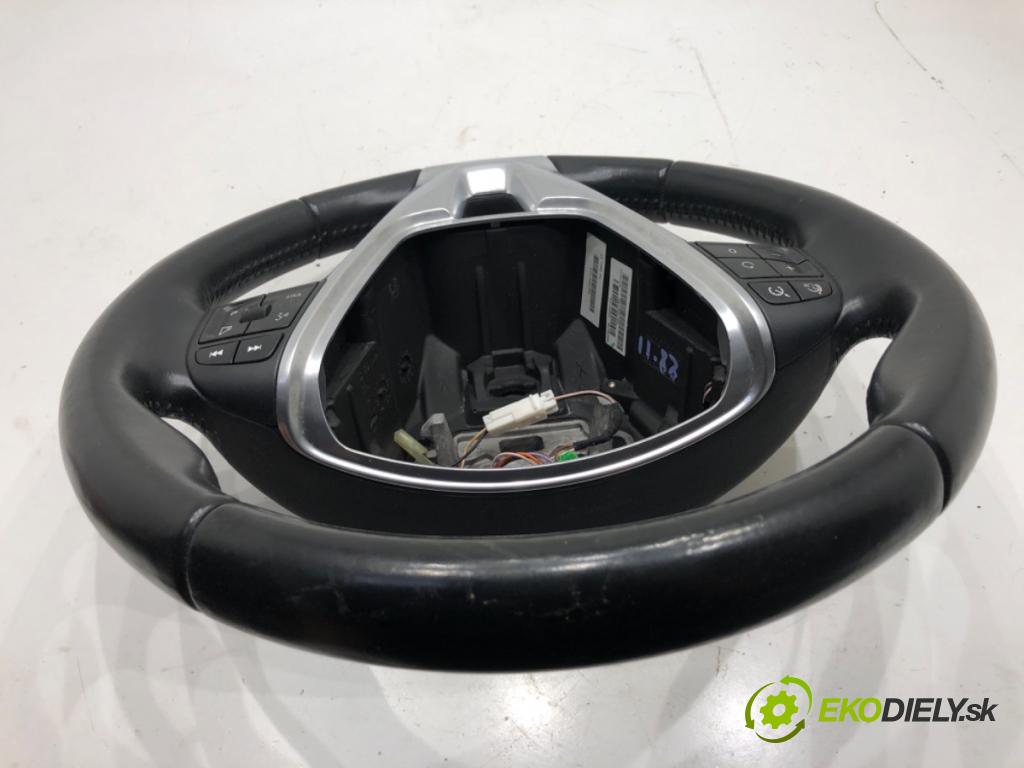 VOLVO V40 liftback 2014 84 kW D2 1560 volant P31250592 (Volant)