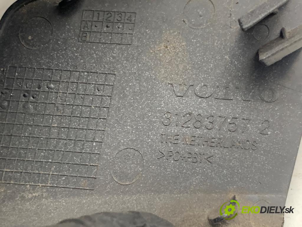 VOLVO V40 liftback 2014 84 kW D2 1560 kryt nárazníka zadní část 31283757