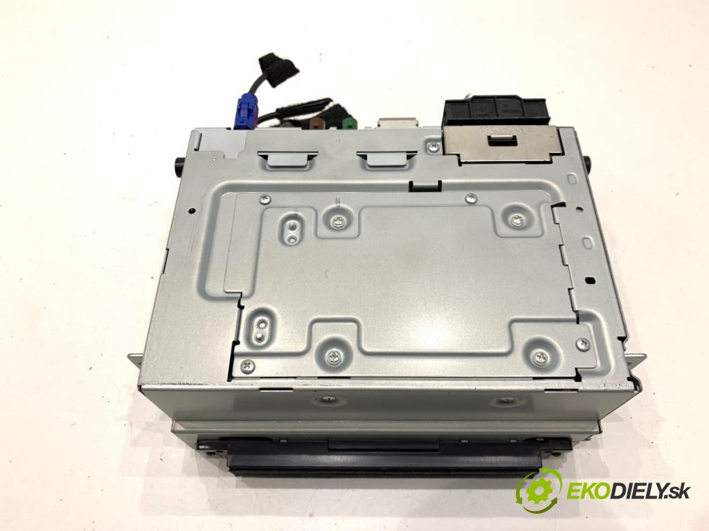 VOLVO V40 liftback 2014 84 kW D2 1560 RADIO 31444184 (Audio zariadenie)