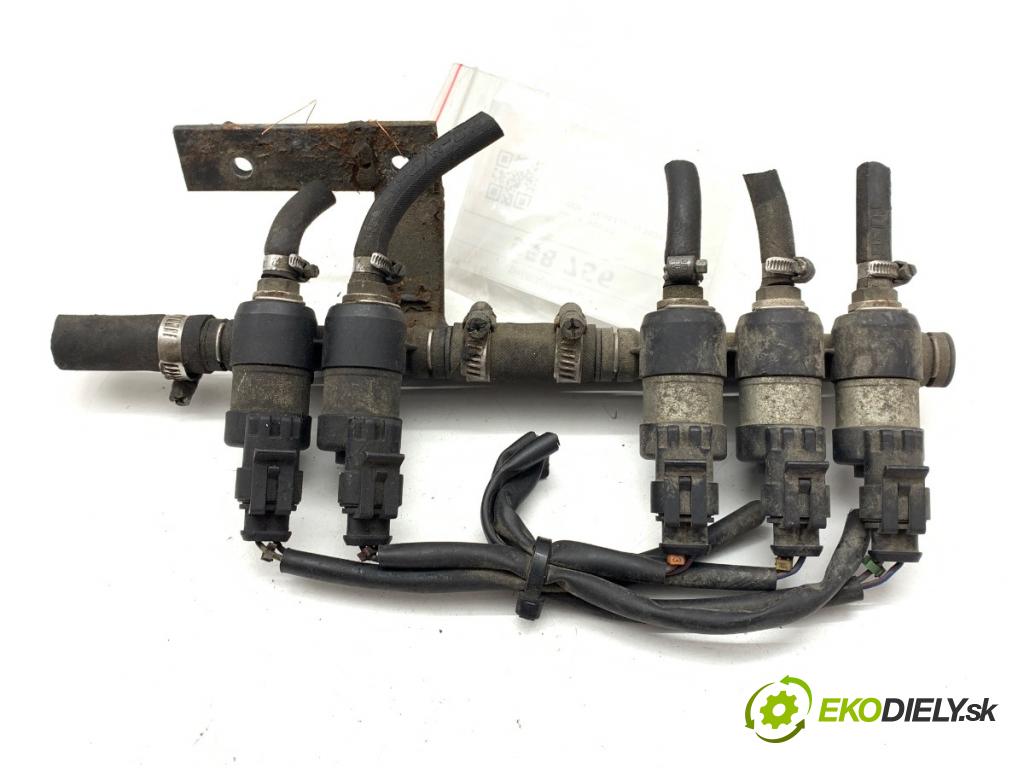 VOLVO XC90 I SUV 2003 154 kW 2.5 T AWD 2521 vstřikovač LPG 67R016379